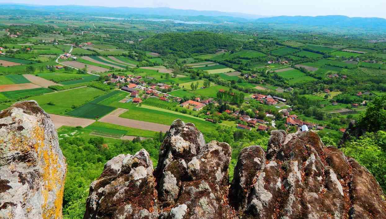 panorama sela Borač, pogled sa Boračkog krša, Šumadija